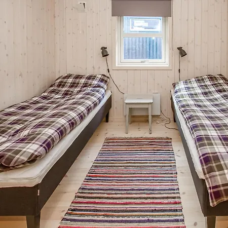 4 Bedroom Awesome Home In Sykkylven *